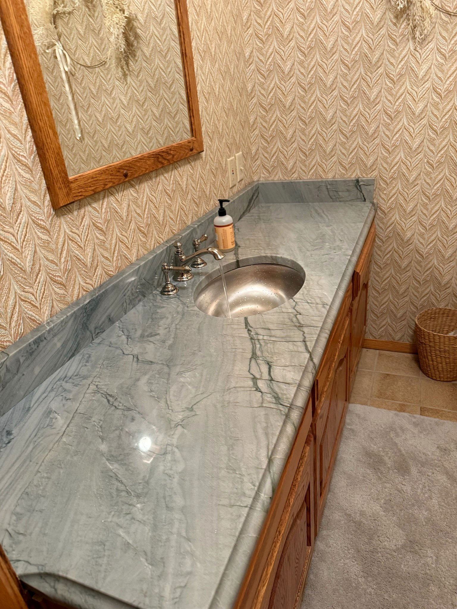 Lower level half bath in Eagle's Bluff luxury vacation rental