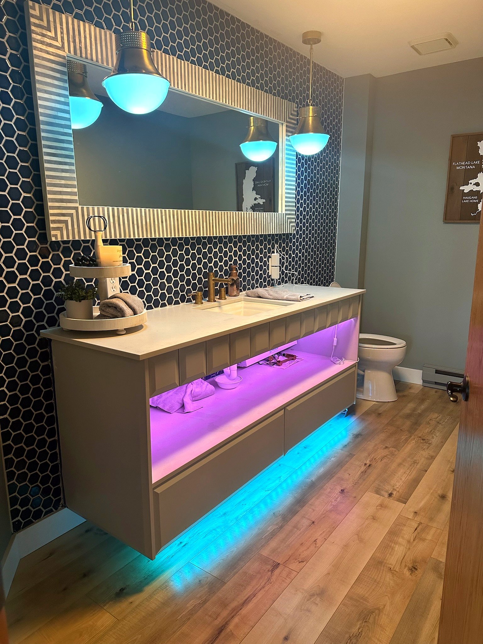 Upper level half bath in Eagle's Bluff 20,000 sq ft Main House